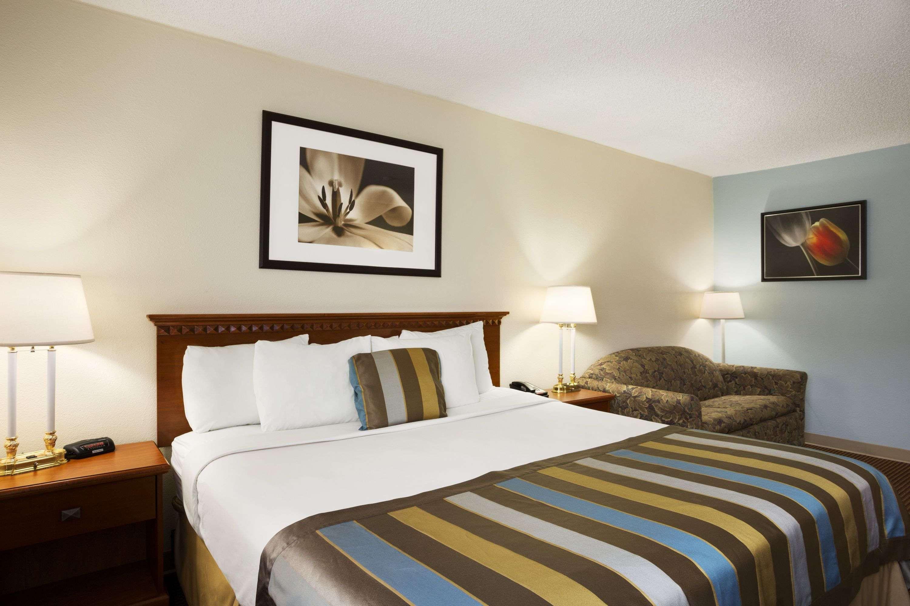 Days Inn By Wyndham Middletown Dış mekan fotoğraf